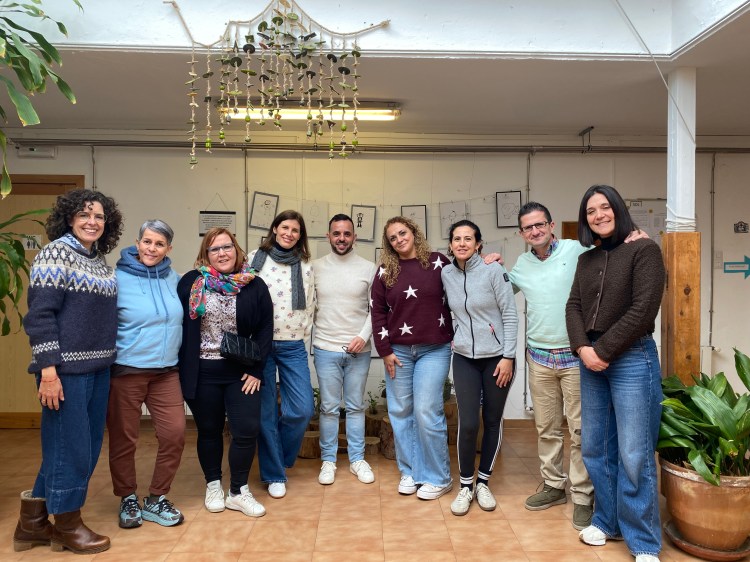 Profesorado del IES Santiago Ramón y Cajal y coordinadoras de nidos italianos durante la visita a las escuelas infantiles de Granada